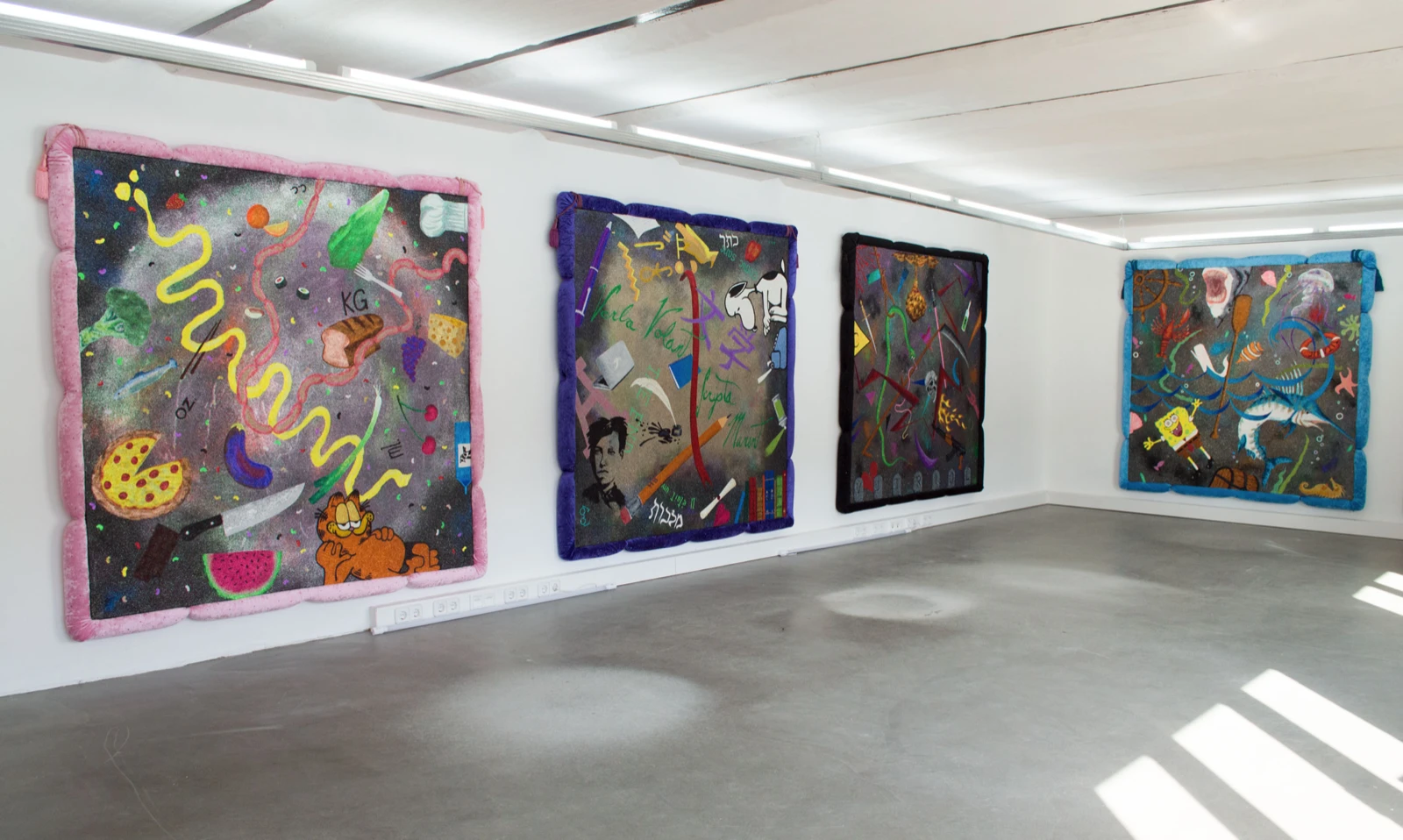 Incognito, Nika Fontaine — installation view of four glitter paintings in upholstered velvet frames, wildpalms Düsseldorf.