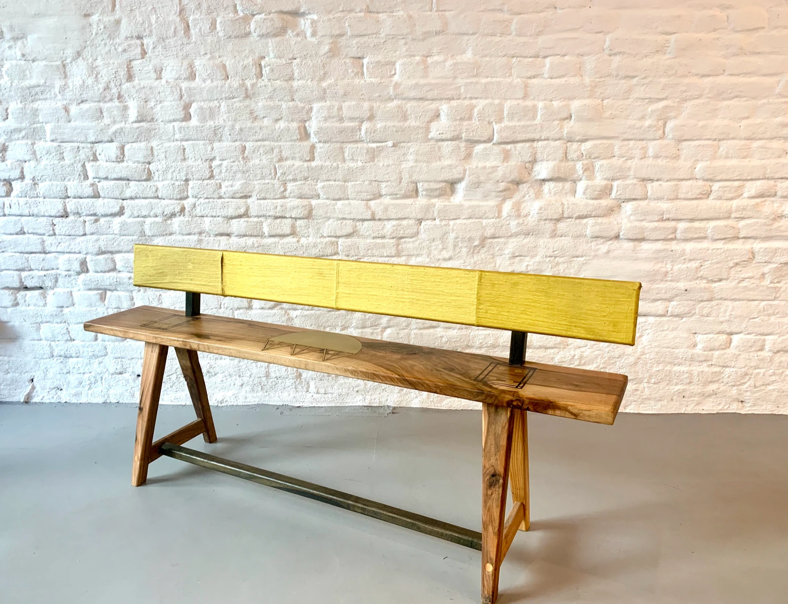 Robert Elfgen wood bench with yellow slatted backrest, Passage exhibition at wildpalms Düsseldorf, curated by Jorge Sanguino