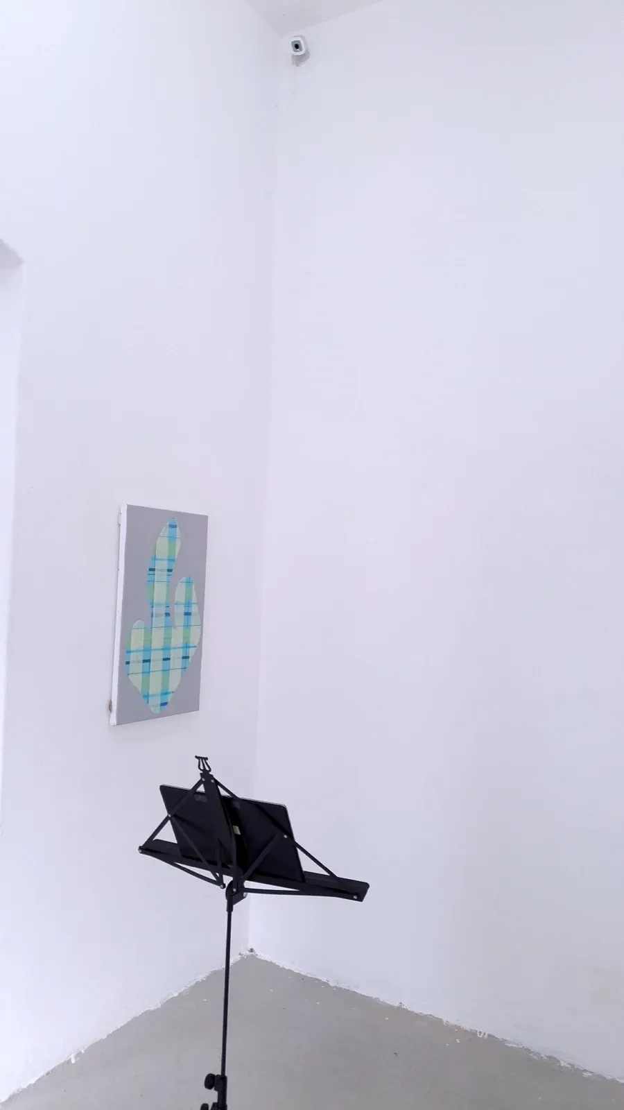 Installation view with works by Christian Seybold and Beatriz Eugenia Diaz. Practices of Moving, curated by Alexandra Meffert and Jorge Sanguino.